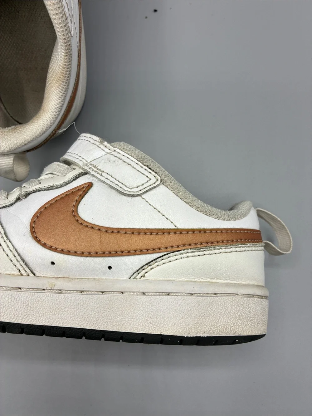 Nike court low